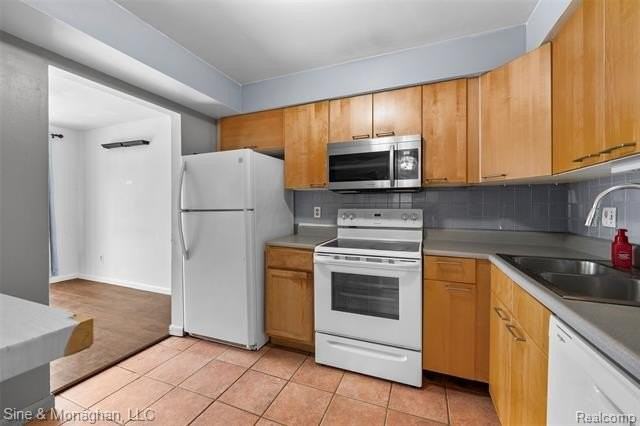 8641 Crabapple Ln - Photo 7 of 32