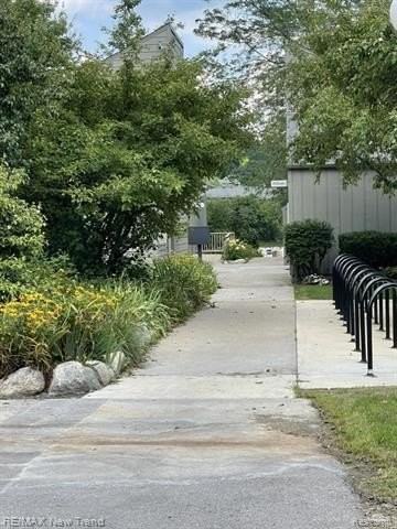 779 Watersedge Dr - Photo 3 of 5