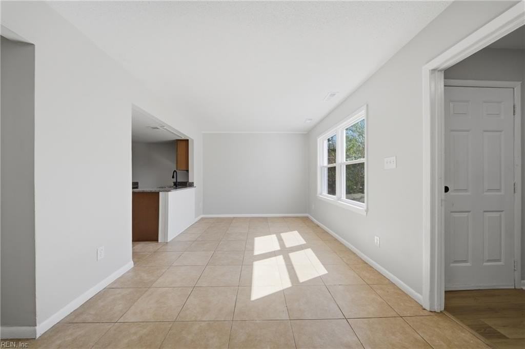 4025 Sloop Trl - Photo 6 of 33