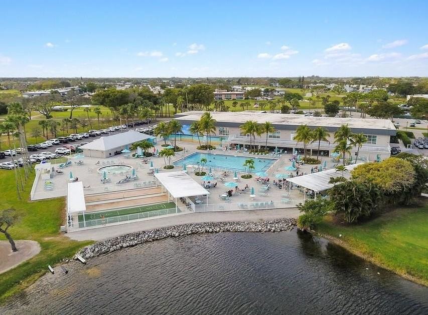 98 Capri C - Photo 2 of 14