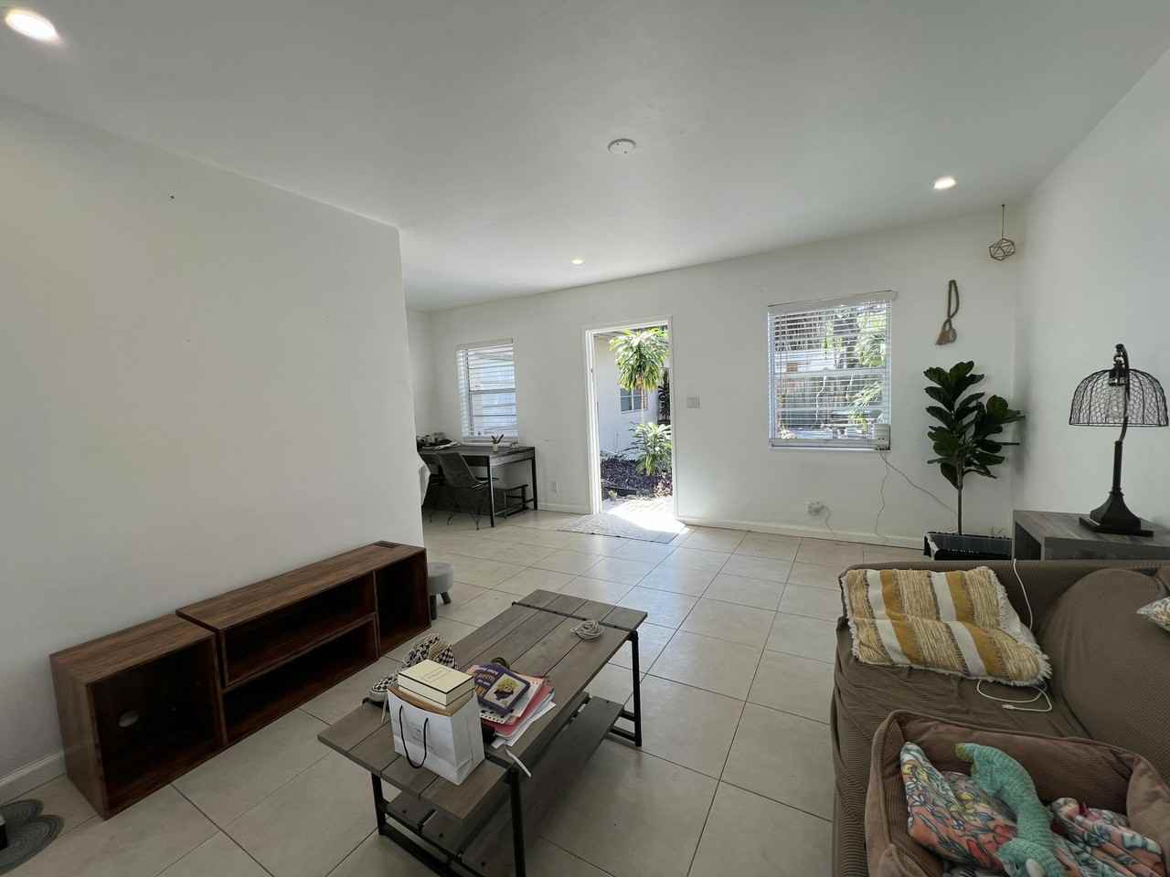 1130 Ne 3rd Ave - Photo 3 of 26