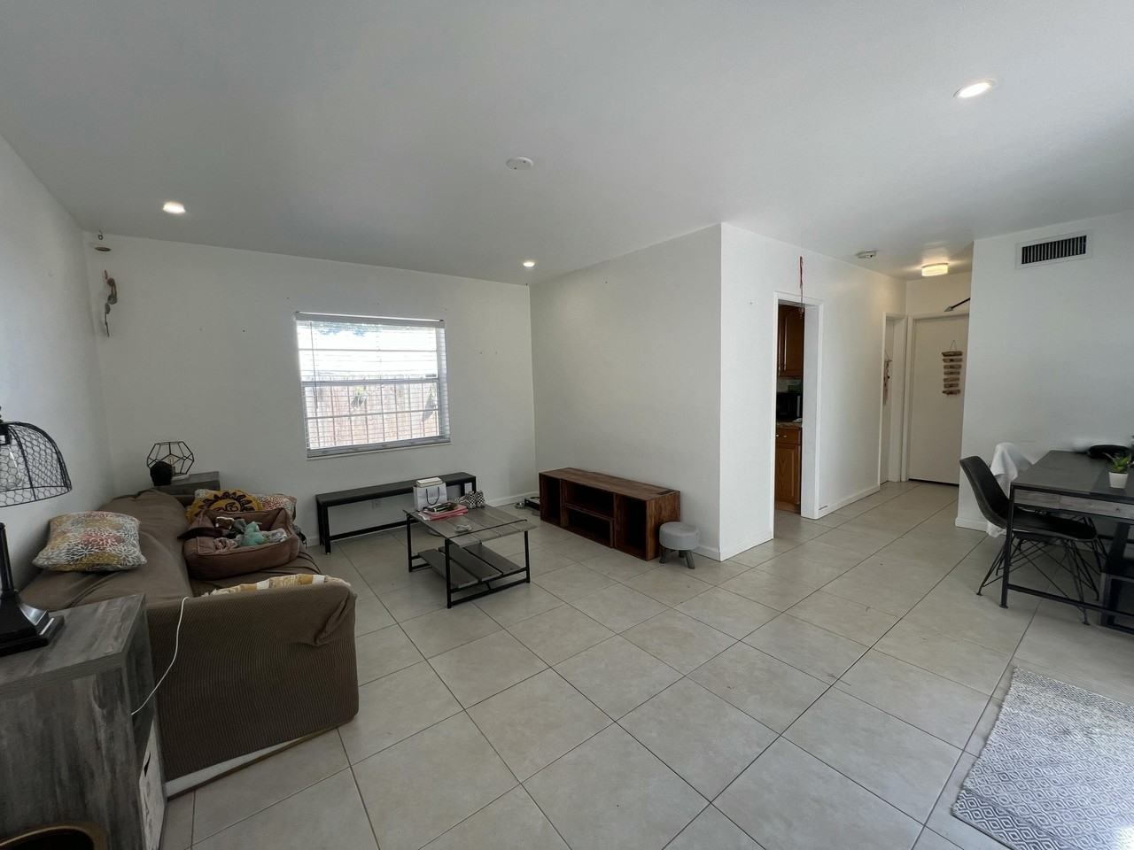 1130 Ne 3rd Ave - Photo 7 of 26