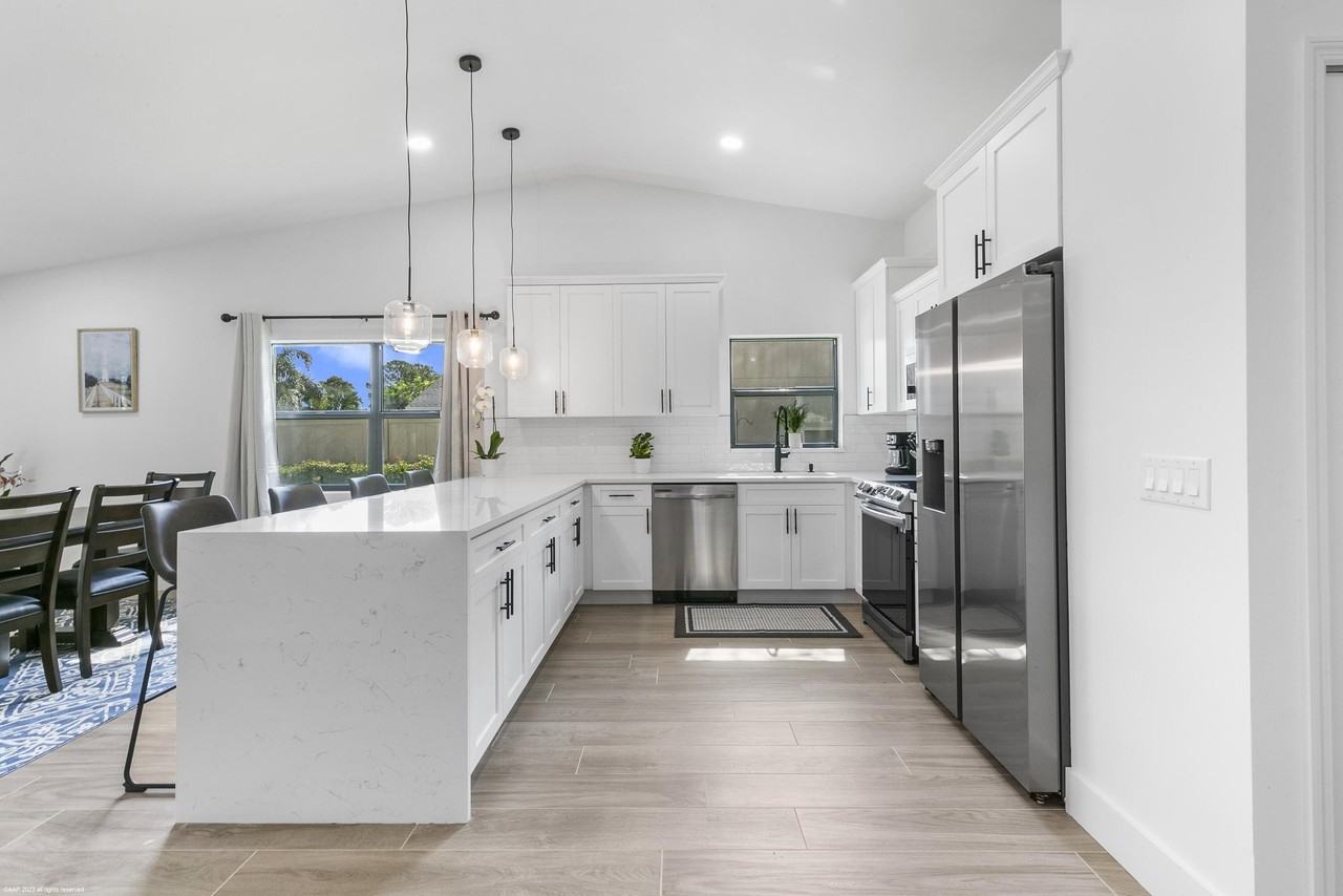 13781 Barberry Dr - Photo 5 of 19