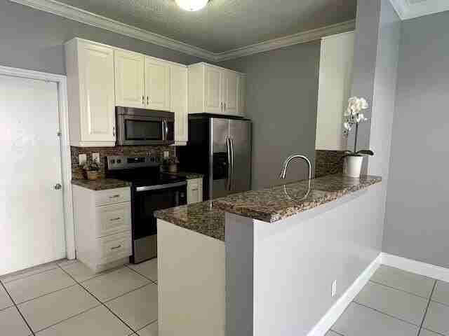 2163 Madeira Dr - Photo 6 of 26