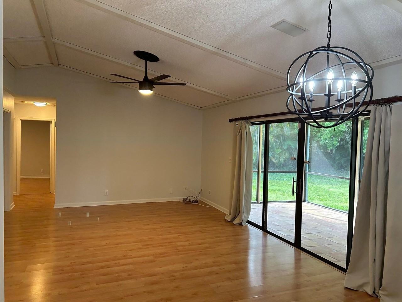 6826 Sw Chase Ct - Photo 2 of 8