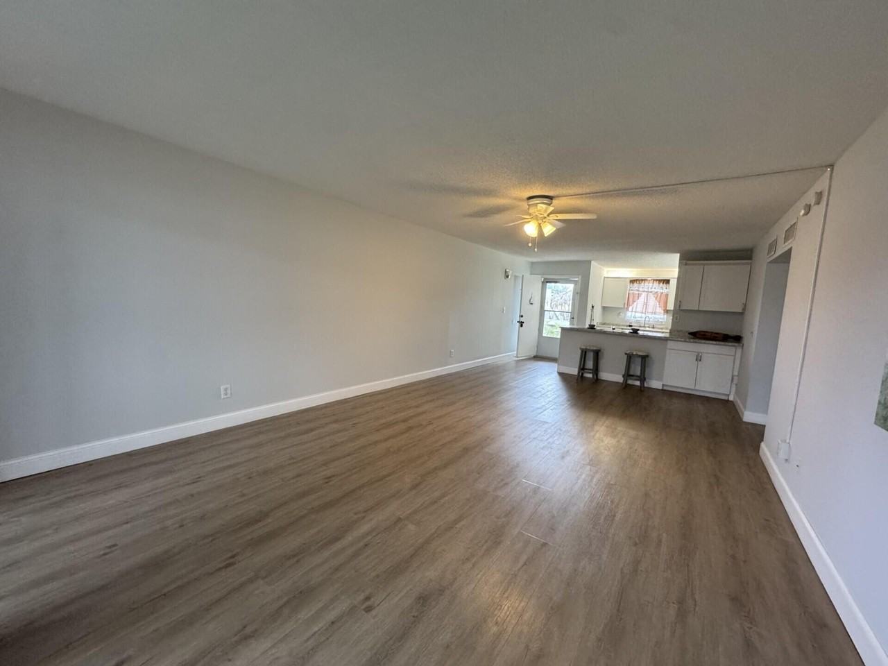 1310 Ne 14th Ct Apt K19 - Photo 2 of 29