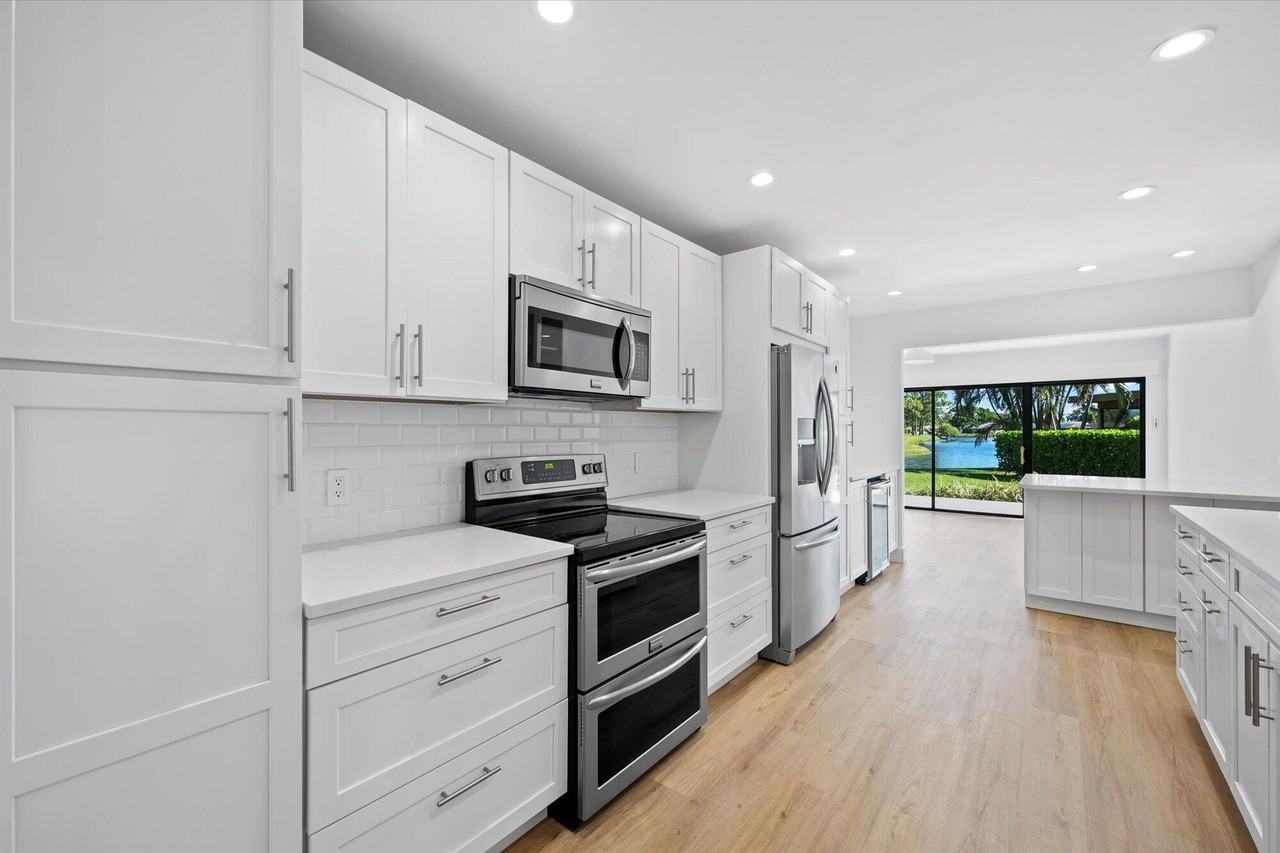 13297 Garth Ct - Photo 7 of 50