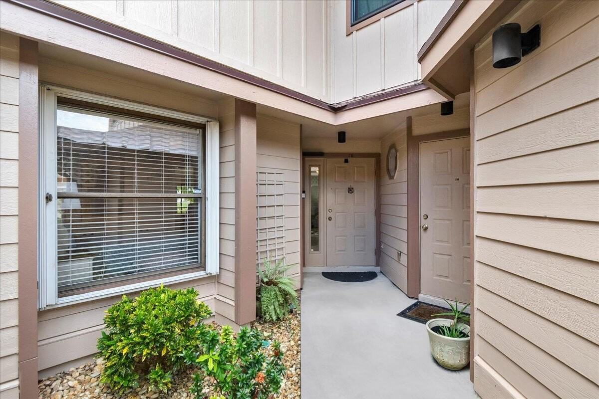 400 Crosswinds Dr Apt B1 - Photo 2 of 32