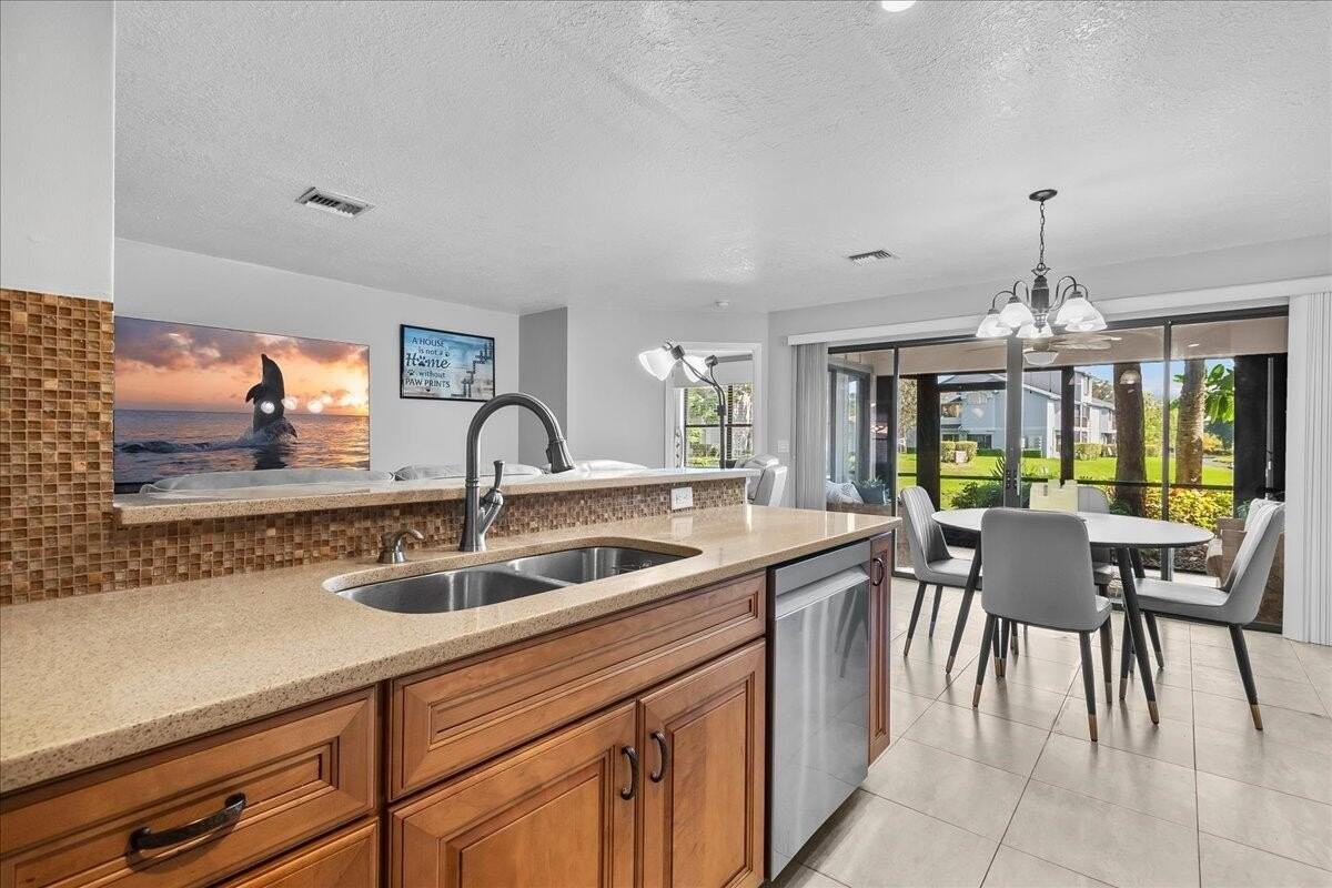 400 Crosswinds Dr Apt B1 - Photo 4 of 32