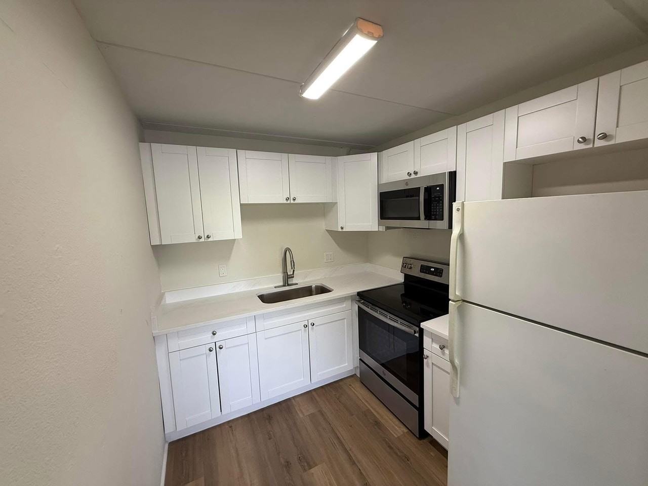 2000 Springdale Blvd Apt 204 - Photo 6 of 26