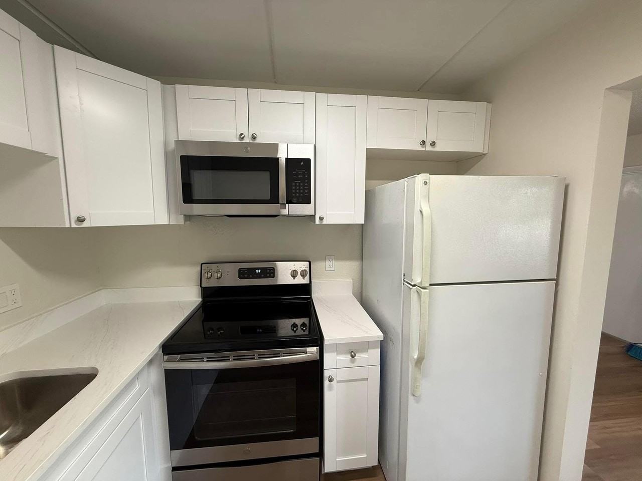 2000 Springdale Blvd Apt 204 - Photo 7 of 26