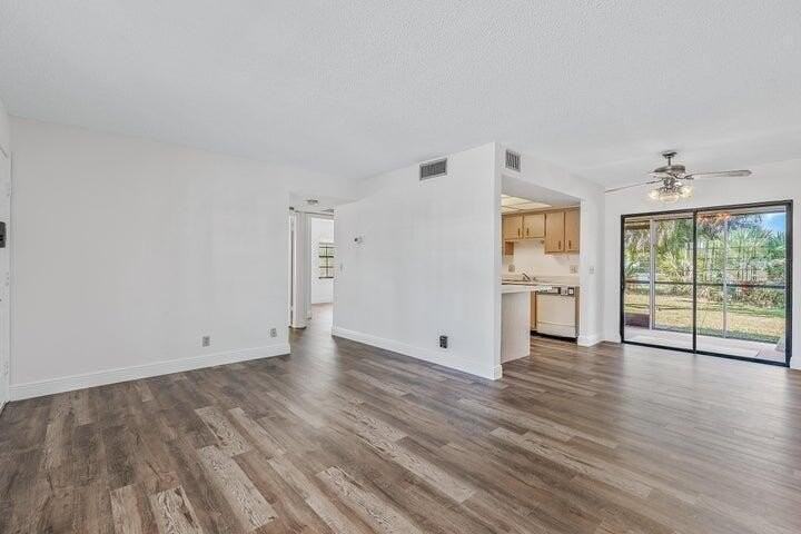 4245 Oak Terrace Dr - Photo 7 of 16