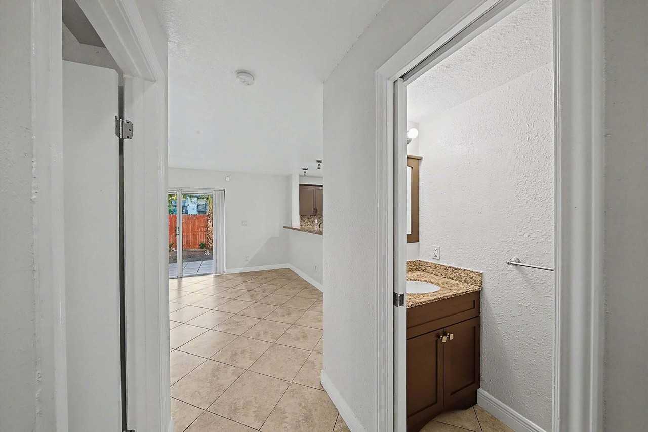 5789 Woodland Point Dr - Photo 7 of 50