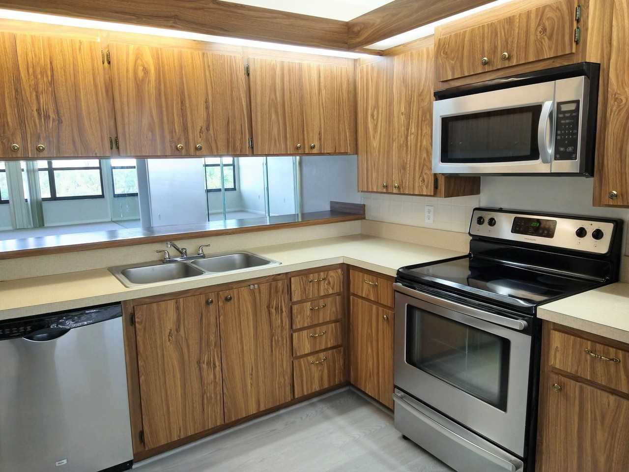 3501 Village Blvd Apt 403 - Photo 6 of 19