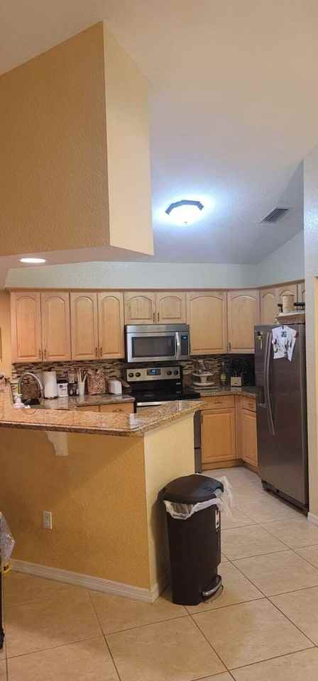 211 Ne 13th Ave - Photo 5 of 9