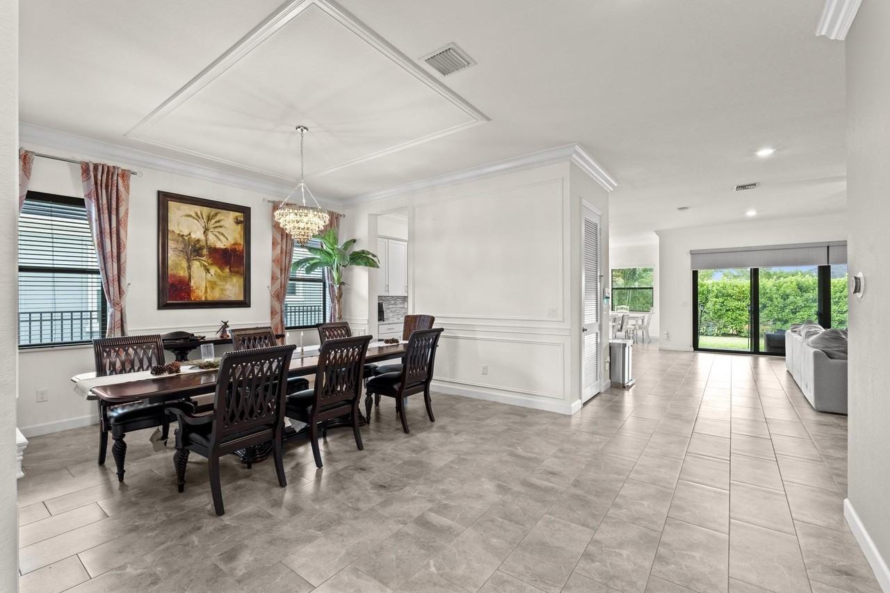 1025 Sterling Pine Pl - Photo 4 of 23