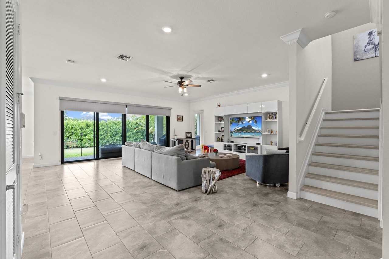 1025 Sterling Pine Pl - Photo 5 of 23