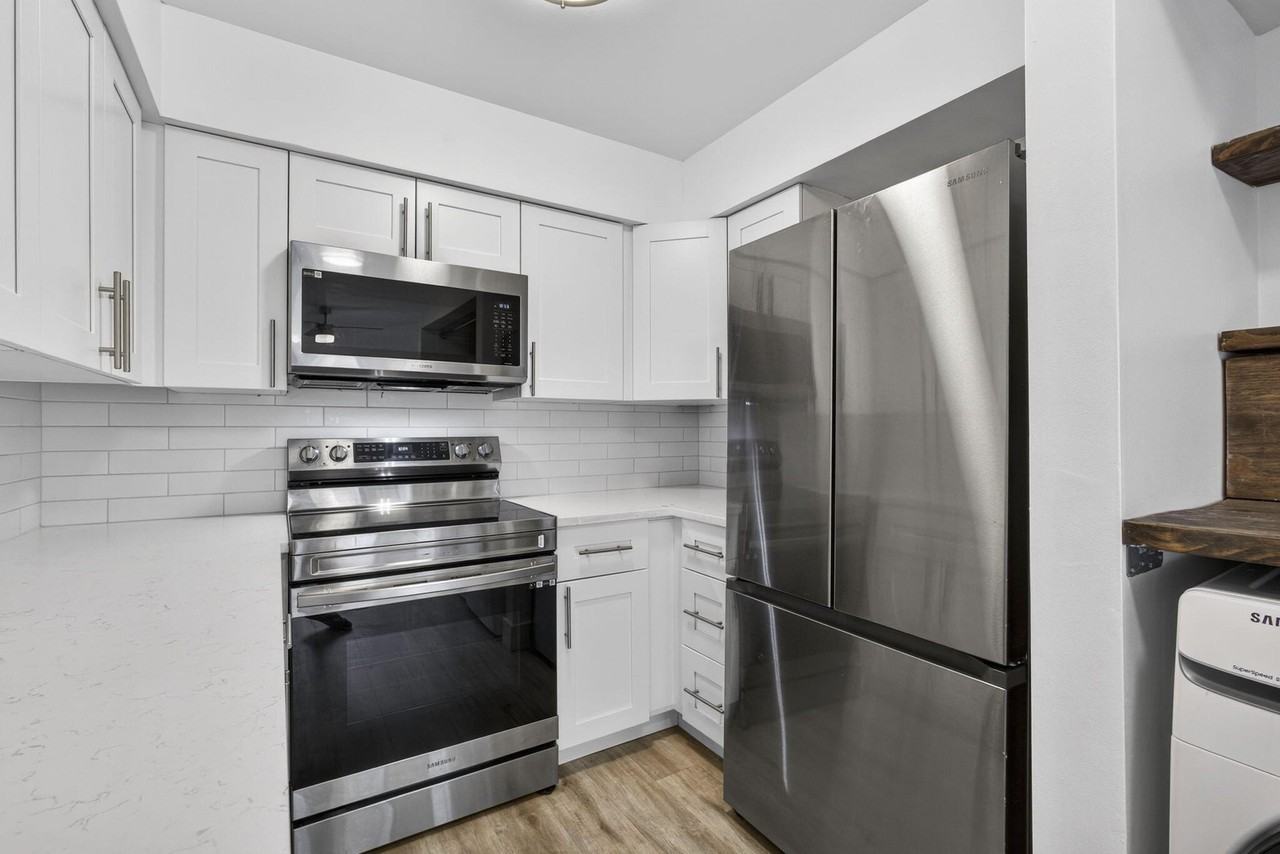 9746 Nickels Blvd - Photo 3 of 38