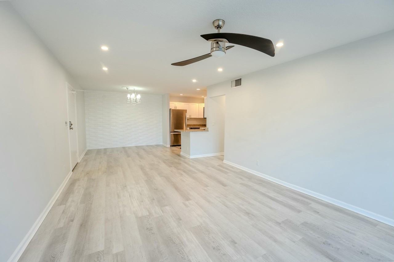 6231 Bay Club Dr #4 - Photo 2 of 20