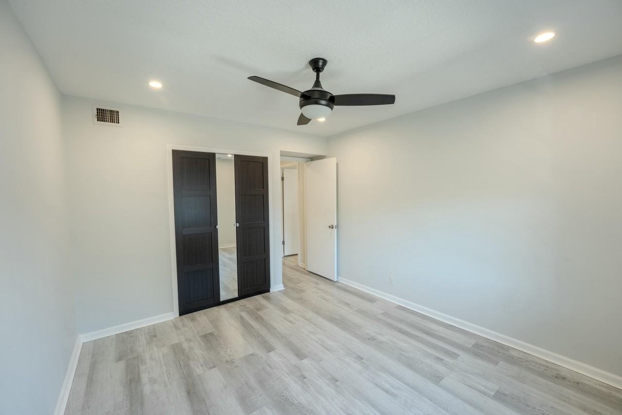 6231 Bay Club Dr #4 - Photo 7 of 20