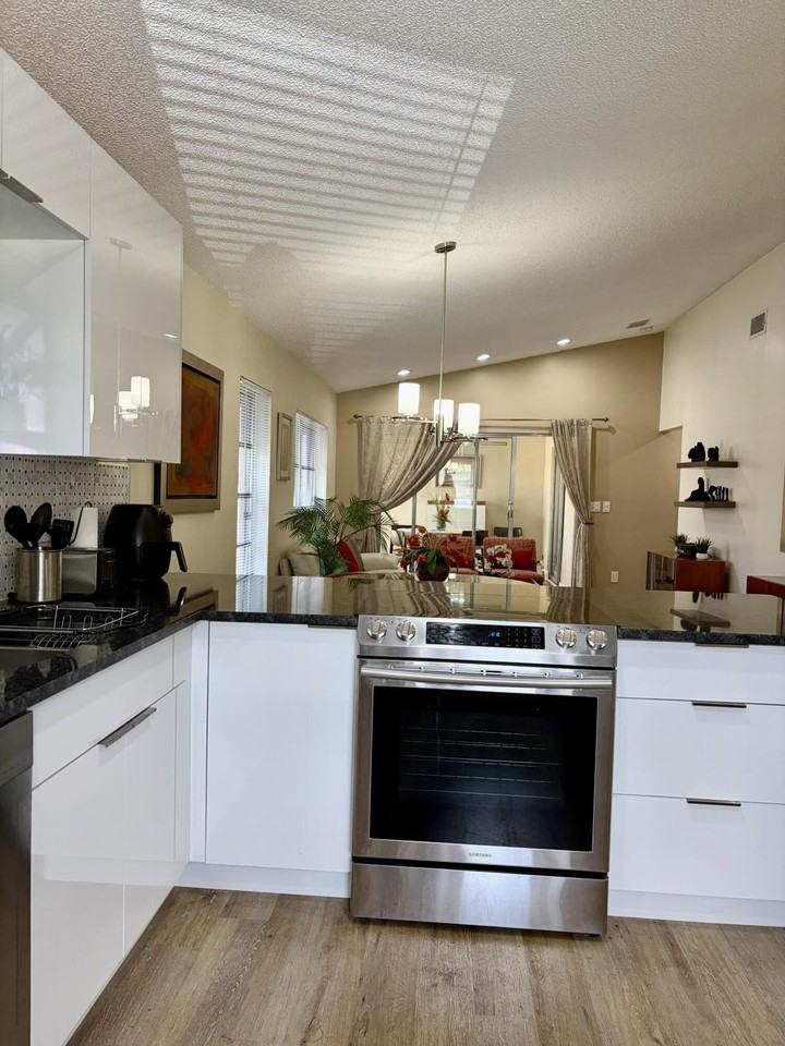 8107 Summerbreeze Ln - Photo 4 of 24