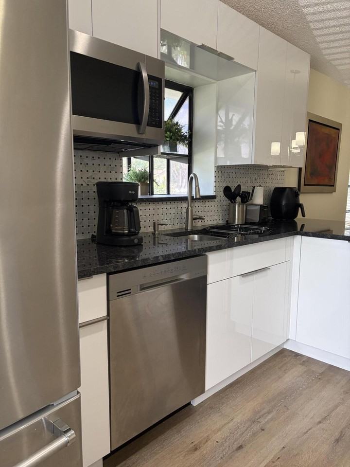 8107 Summerbreeze Ln - Photo 7 of 24