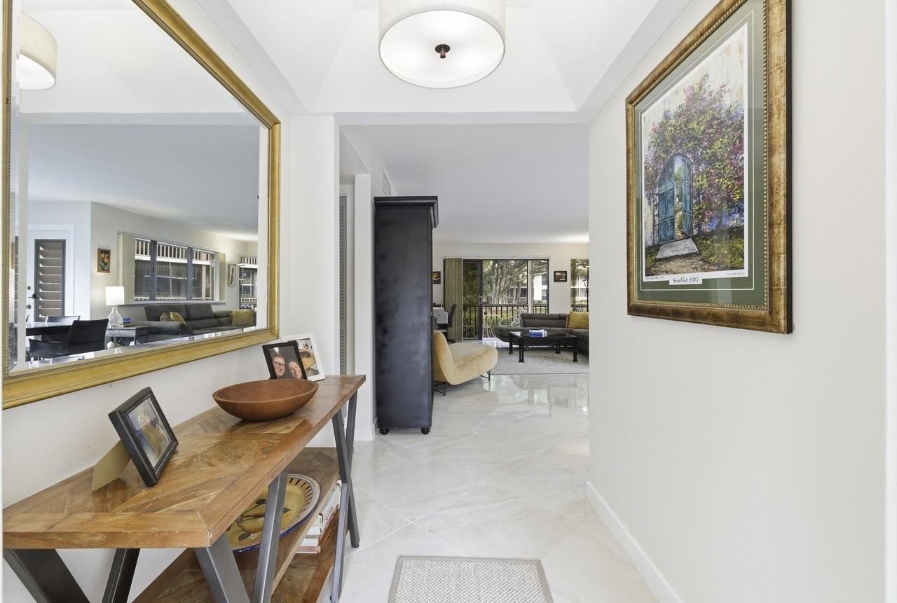 137 Brackenwood Rd - Photo 5 of 41