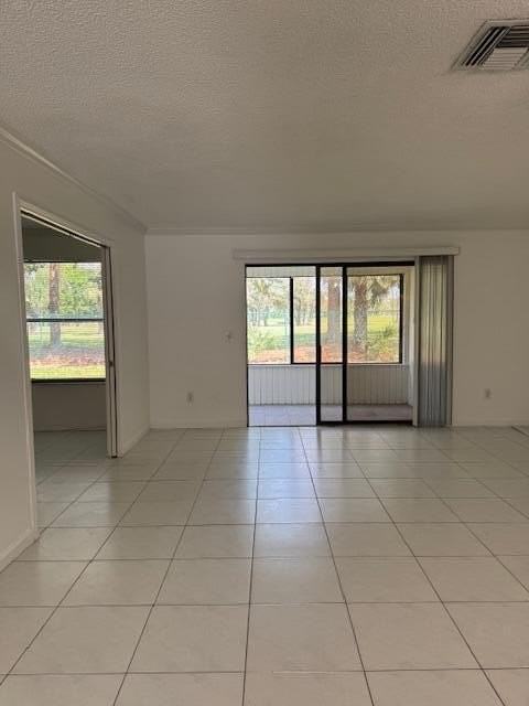 203 Lakeview Dr E - Photo 5 of 17