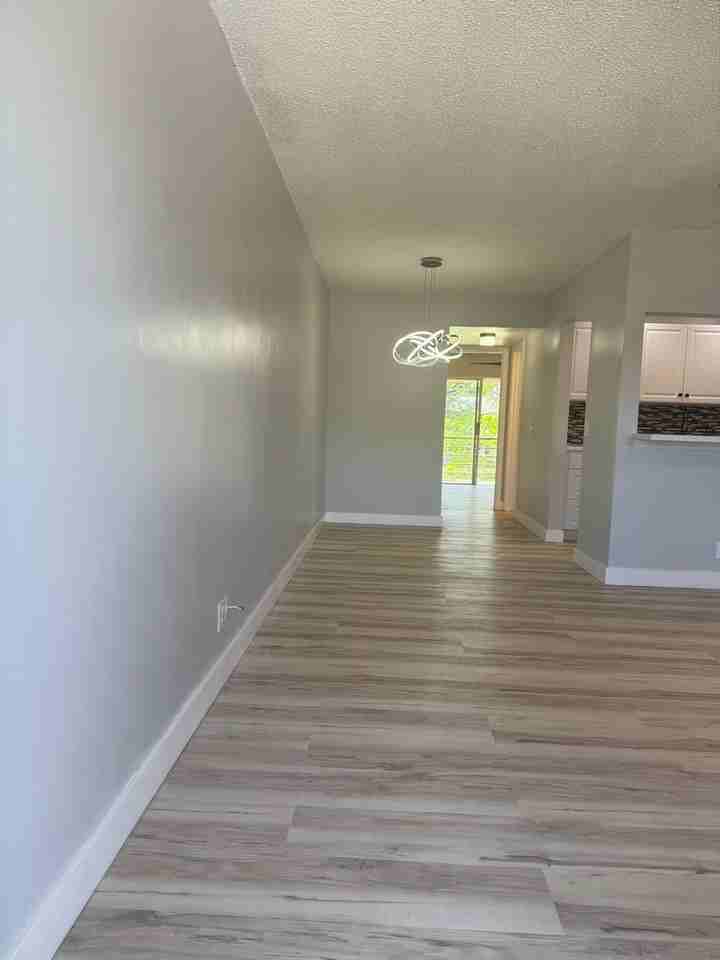 176 Sussex I Unit 176 - Photo 2 of 26