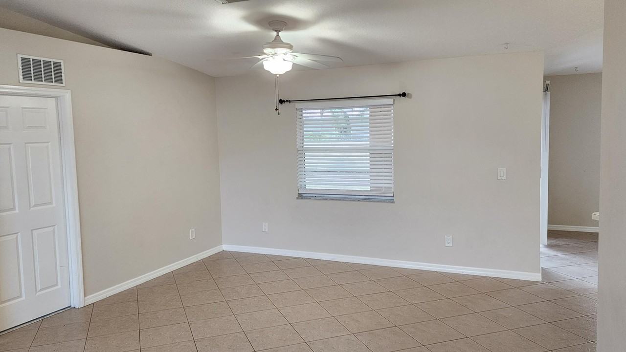 4220 Sw Jarmer Rd - Photo 3 of 13