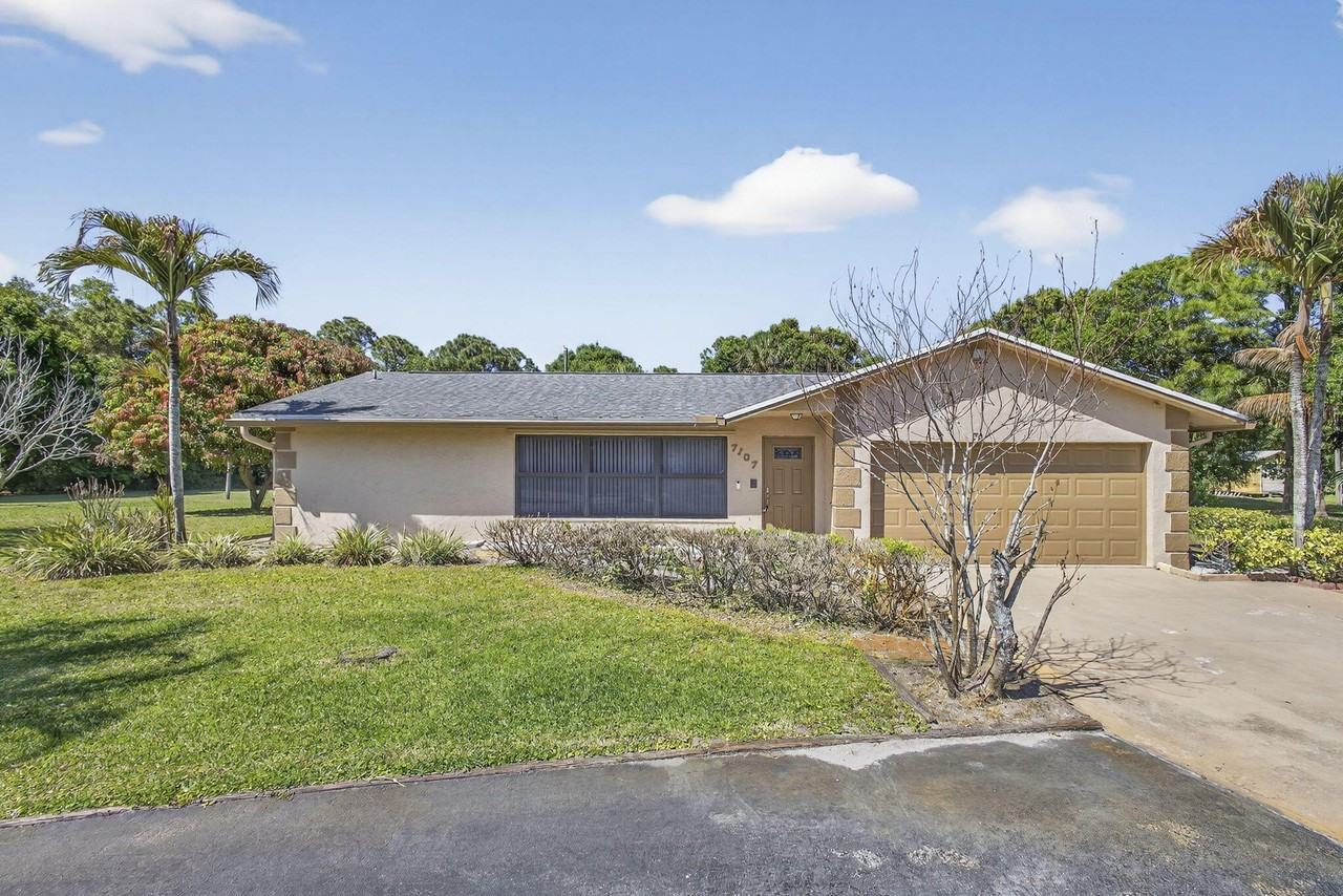 7107 181st St N - Photo 2 of 50