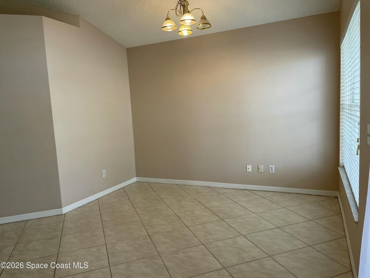 4521 Decatur Cir - Photo 4 of 30