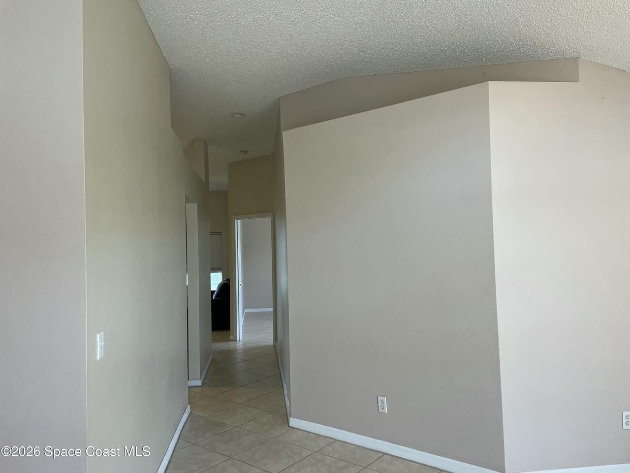 4521 Decatur Cir - Photo 6 of 30