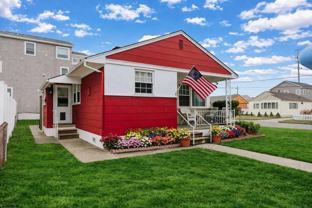 1118 Beach Ave W - Photo 1 of 1