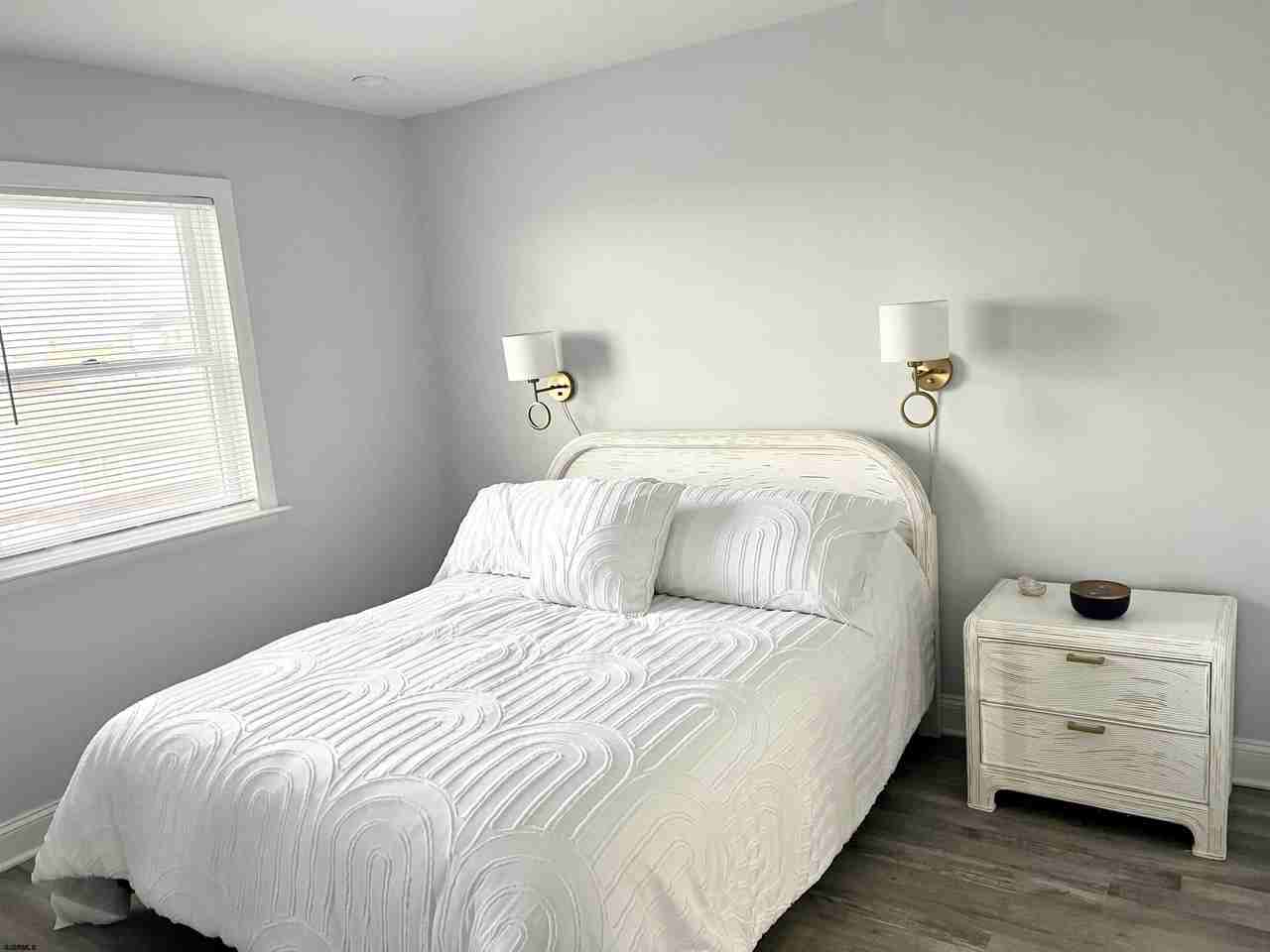 6717 Atlantic Ave - Photo 3 of 7