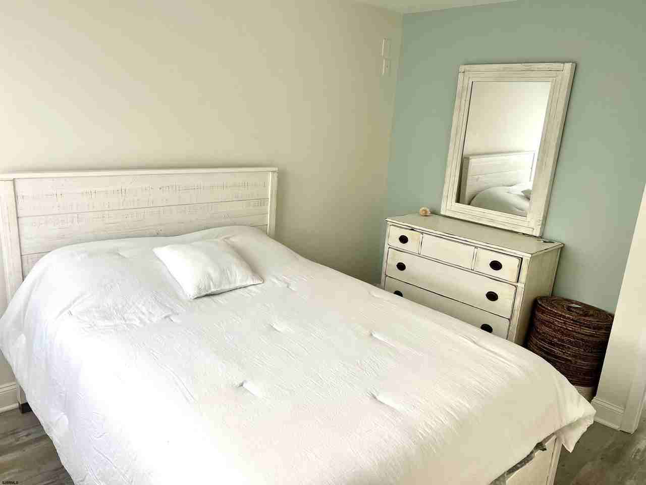 6717 Atlantic Ave - Photo 6 of 7