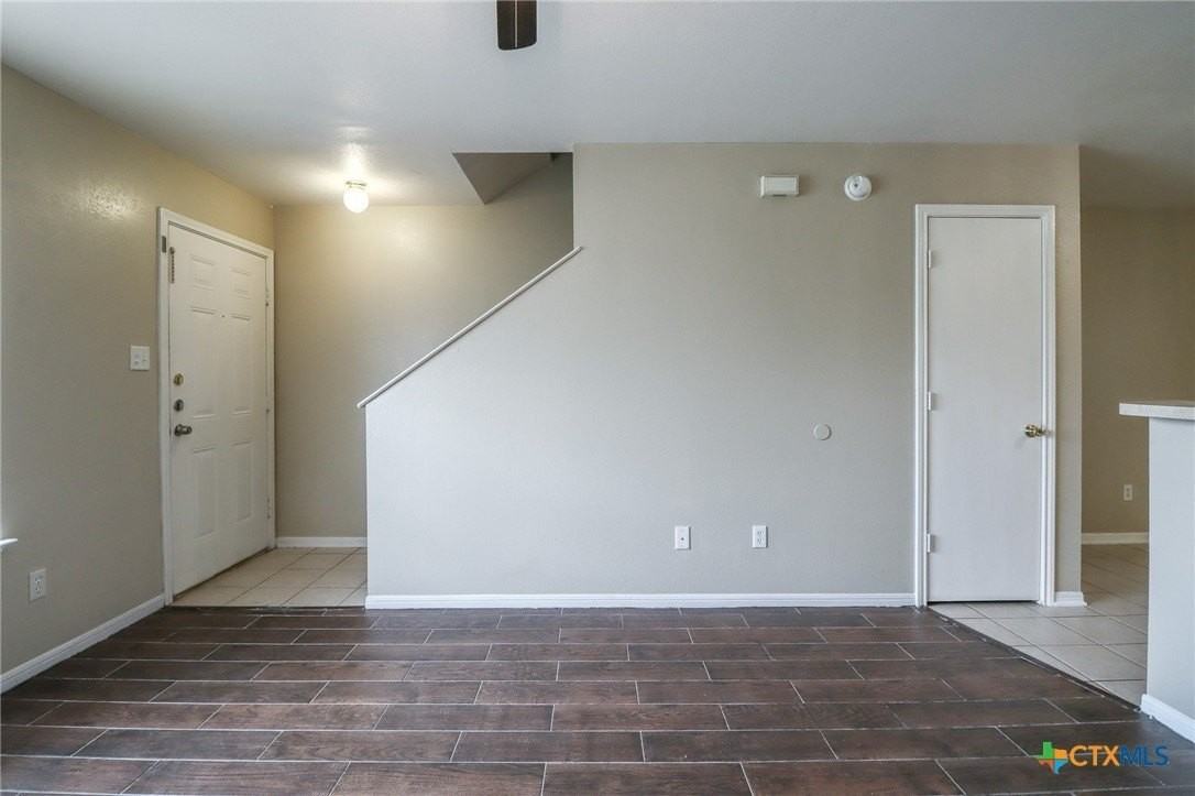 807 Leifester Cir #B - Photo 5 of 15