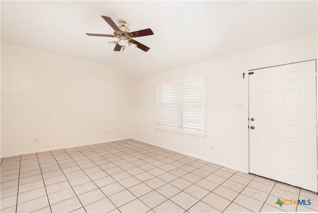 11 Basswood Ct - Photo 3 of 20