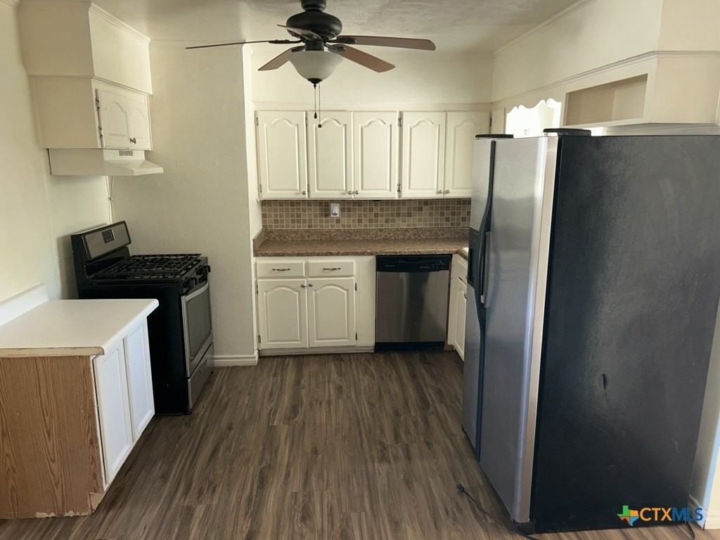 304 Oak St - Photo 5 of 13