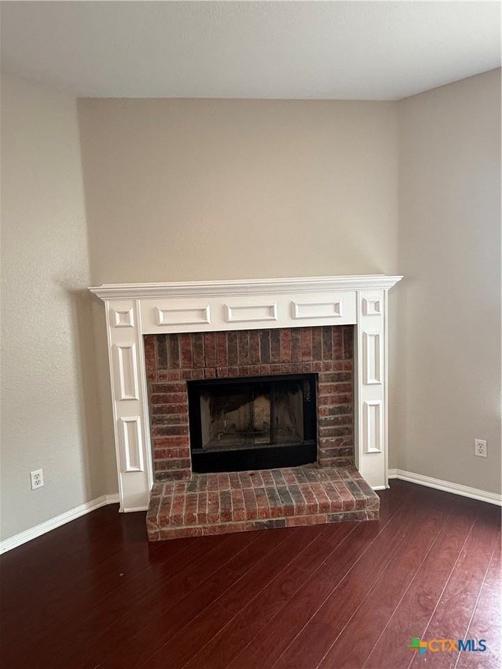 502 Constellation Dr - Photo 5 of 18