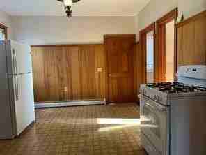 205 Franklin St - Photo 4 of 14