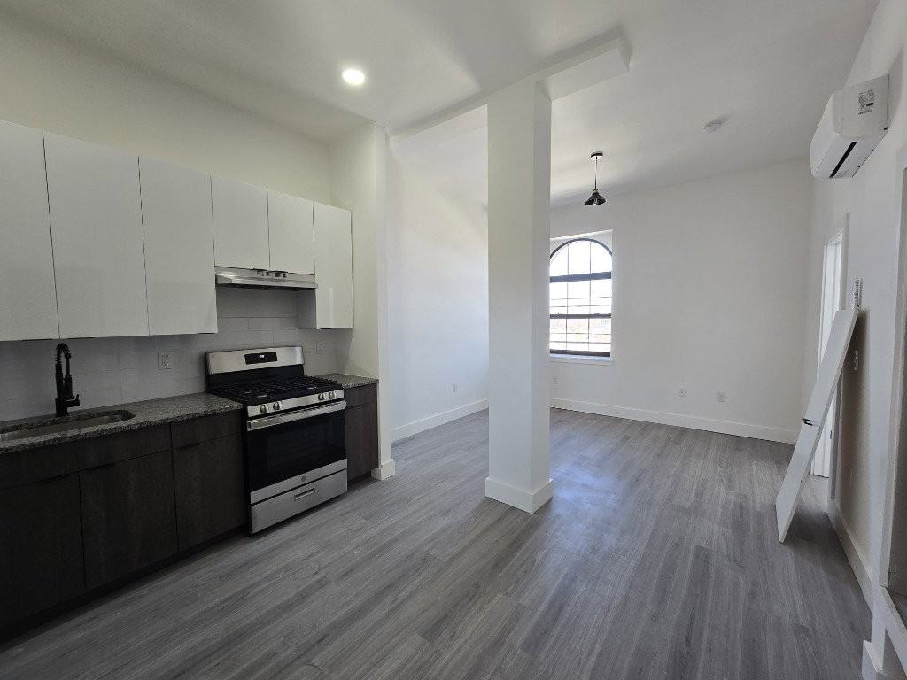 540 Central Ave #306B - Photo 3 of 8