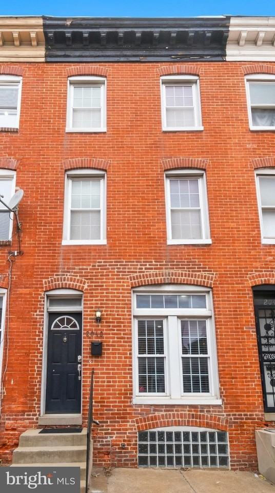 2040 Orleans St - Photo 2 of 15