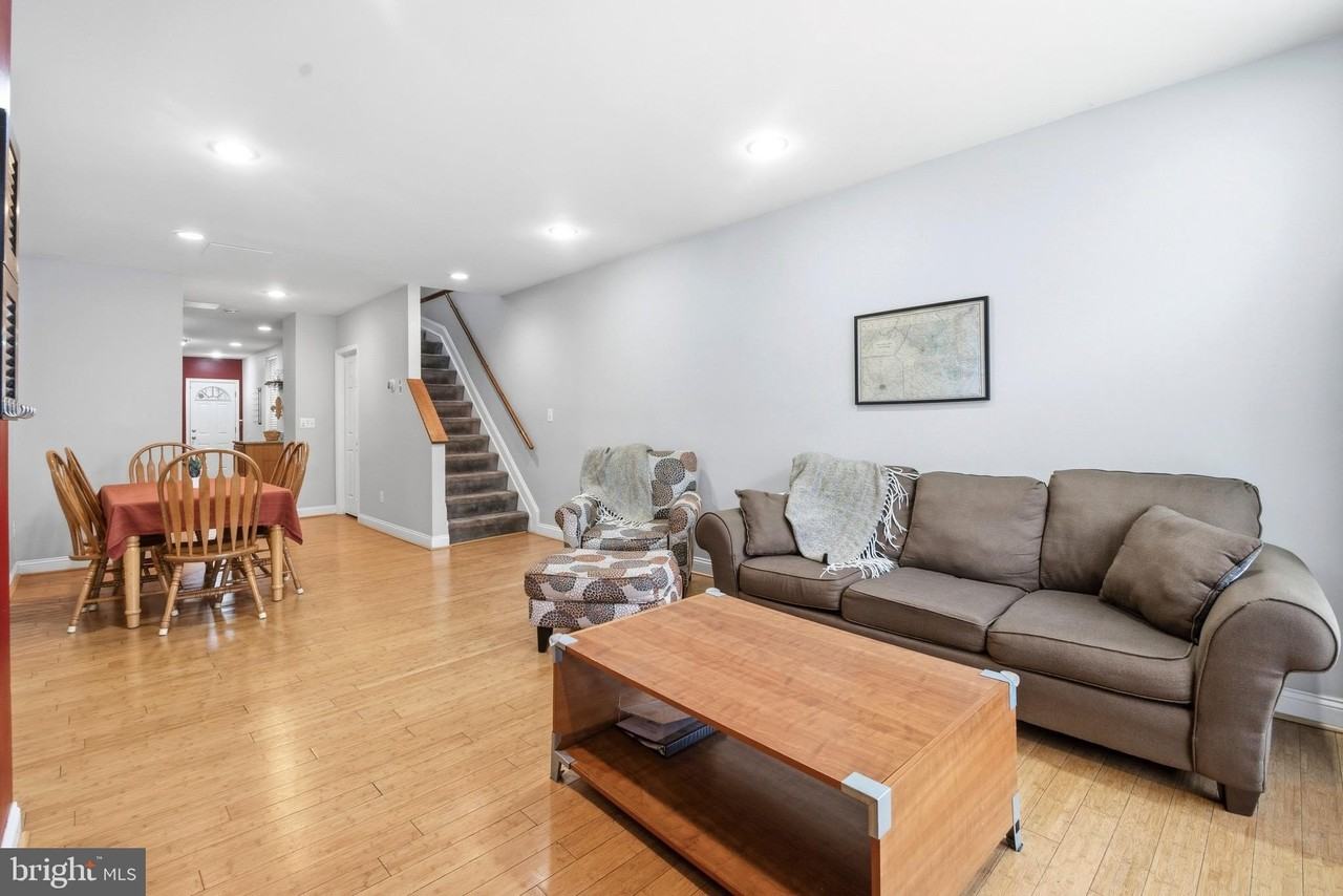 2040 Orleans St - Photo 5 of 15