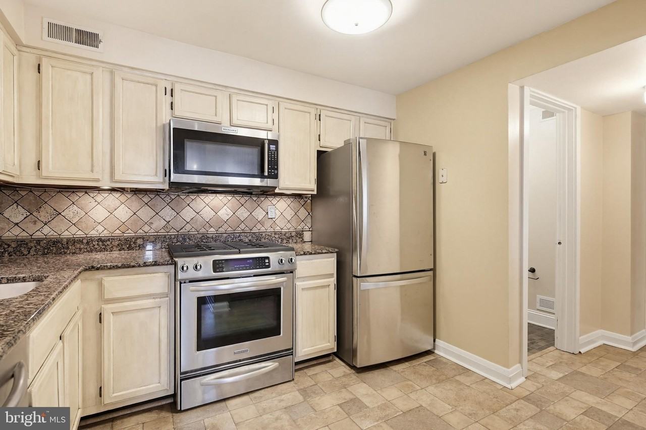 947 Oella Ave - Photo 6 of 46