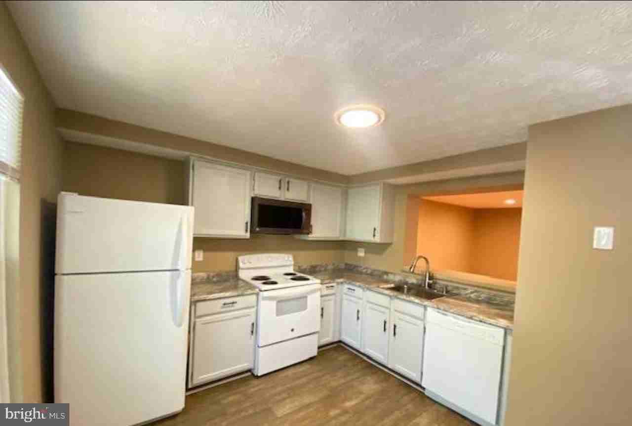 14103 Armilla Ct - Photo 5 of 19