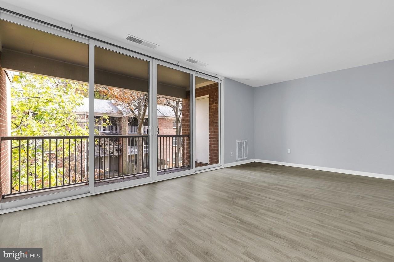 724 Quince Orchard Blvd Apt 202 - Photo 4 of 16