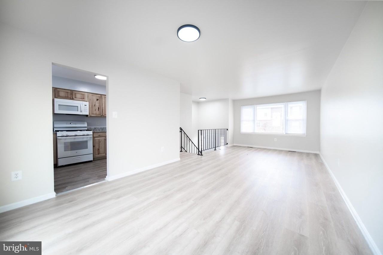 11209 Caroline Ave - Photo 7 of 41