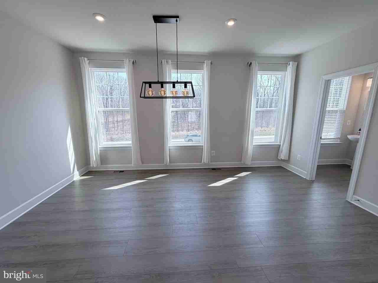 10825 Foxtrot Cir - Photo 6 of 32