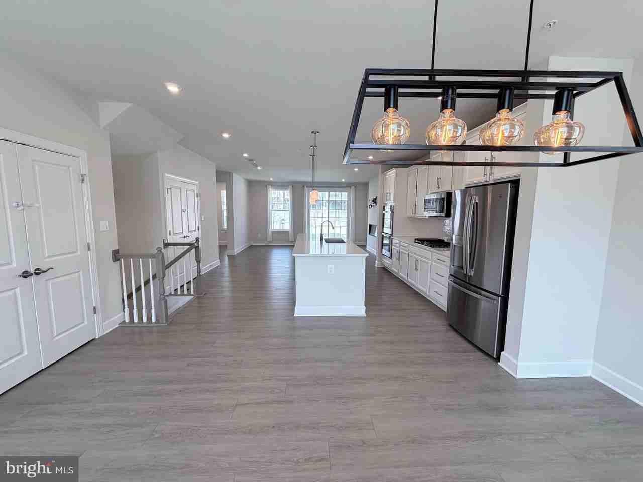 10825 Foxtrot Cir - Photo 7 of 32